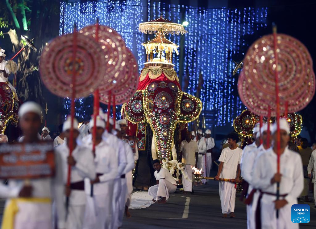 Navam Perahera